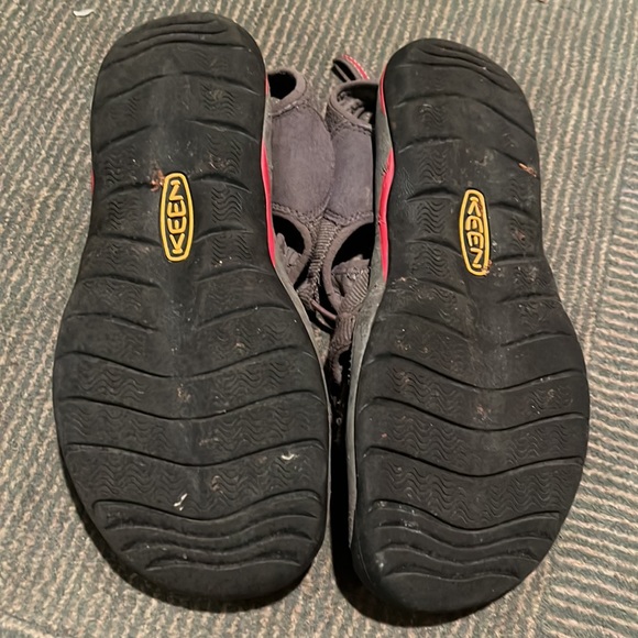 Keen Sandals Sz. 8.5 - Picture 4 of 4
